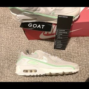 🆕 Nike Air Max 90, neon green/gray, 8.5 men